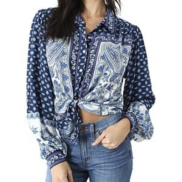 Hale Bob Tops - 🎉HP🎉Hale Bob Silk Blue Paisley Blouse